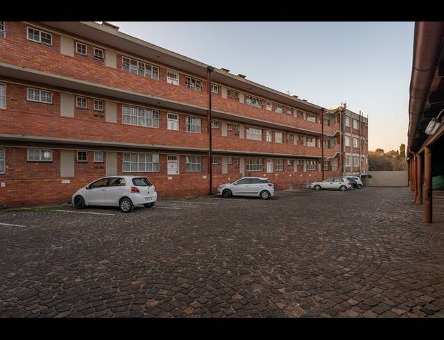 2 BEDROOM APARTMENT FOR SALE IN HIGHLANDS NORTH